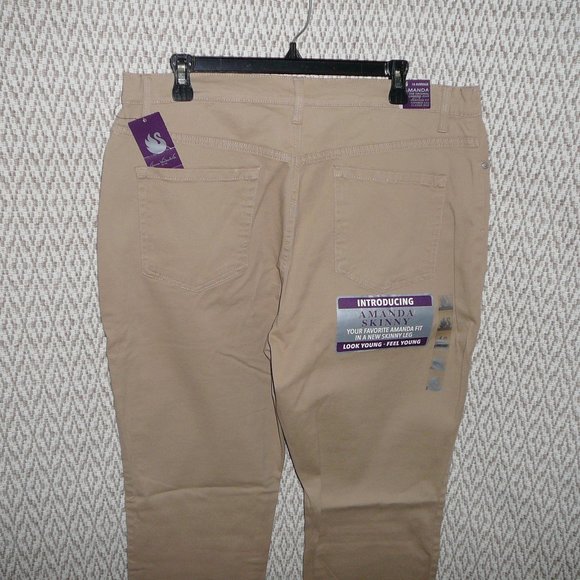 NWT Gloria Vanderbilt Amanda Tapered Leg Slimming Jeans Pants Size 16 - Picture 3 of 11